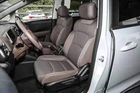 五菱星辰730:10万级唯一侧滑门MPV