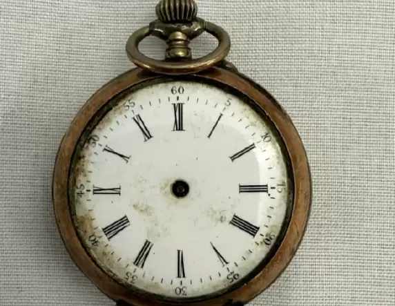 “泰坦尼克”号遇难者怀表将拍卖 价格或超百万英镑