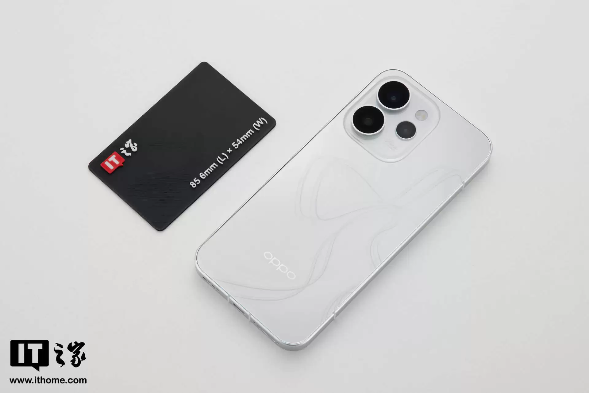 限量23台:OPPO Reno15宋雨琦限定款手机明天发售,带专属编号+镌刻符号