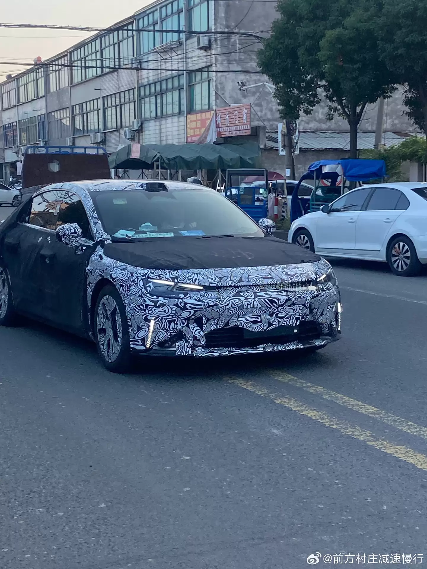 神秘新车谍照曝光，有望为smart品牌首款中型轿车精灵#6