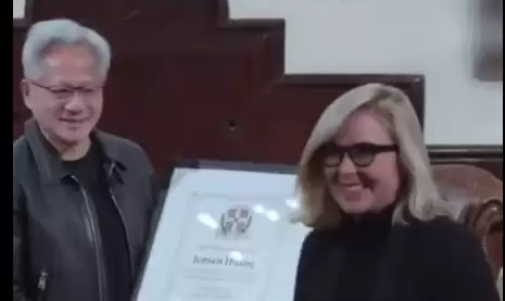 黄仁勋预言未来AI颠覆性能力:人类可直接与蛋白质“对话”