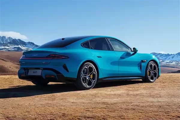 全网被黑最惨品牌之一！雷军翻出2年前微博：小米汽车采用最严苛安全标准