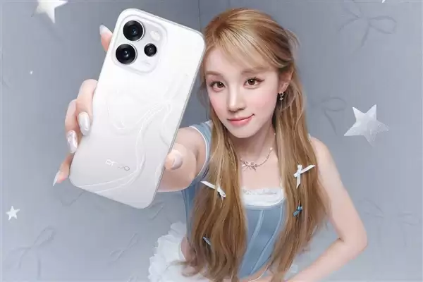 宋雨琦惊喜亮相OPPO Reno15发布会：美到溢出屏幕