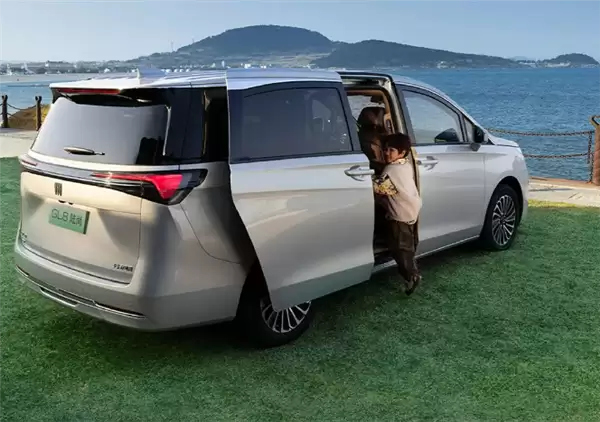 合资MPV一哥的实力！别克GL8陆尚第5万台整车下线