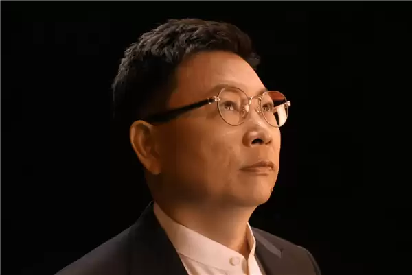 余承东首晒华为Mate 80 Pro Max真机!双圆环设计 外观史无前例