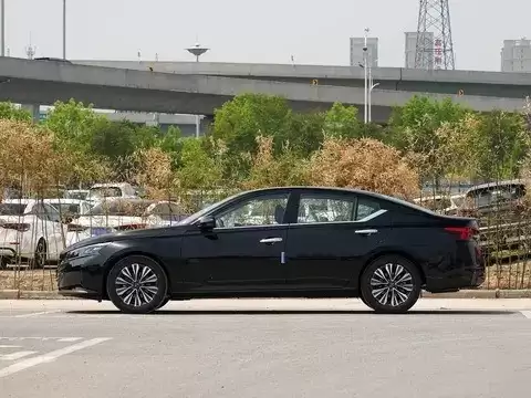 首款鸿蒙座舱燃油车!日产天籁11月21日上市