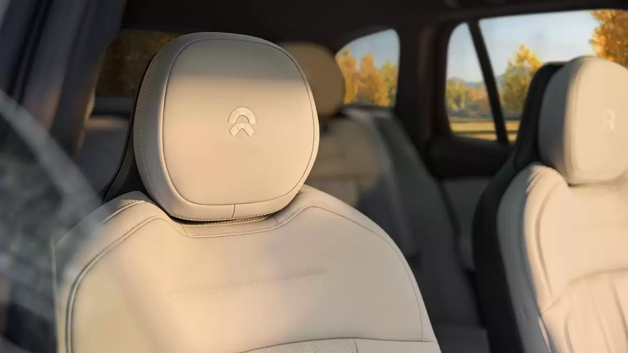 整车 34.98 万元 / 租电 24.18 万元，蔚来新 ES6 30 万台纪念版上市