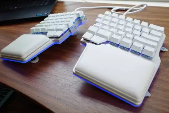 Dygma Raise 2评测获9分：高端分体式键盘的舒适与性能典范