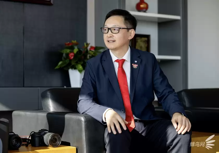 中国抢跑?佳能销售负责人:EOS R6 Mark III这周就能买到! 中国抢跑?佳能销售负责人:EOS R6 Mark III这周就能买到!