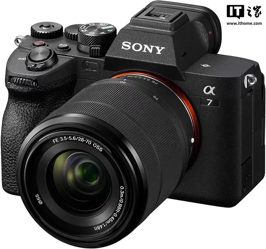 双 USB Type-C 设计、搭载全尺寸 HDMI 接口？索尼 Alpha 7 V 相机最新谍照曝光