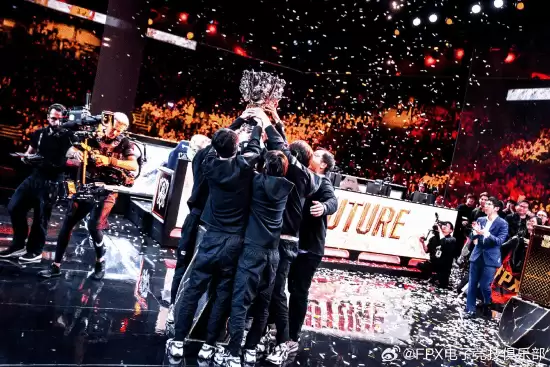 FPX官宣2026年退出LPL，G2调侃索要冠军奖杯