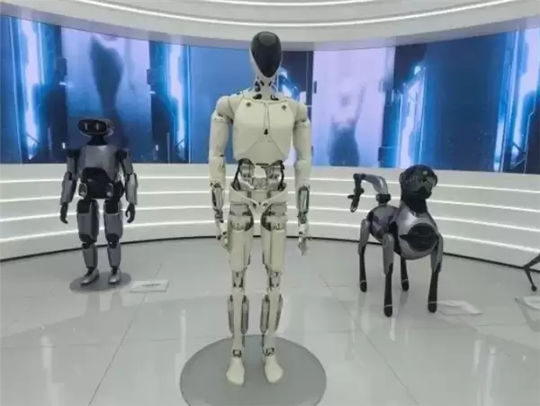 何小鹏：机器人市场潜力超汽车 看好未来爆发性增长