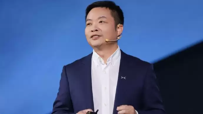 小鹏汽车何小鹏：期待机器人2030年销量超百万台，明年发布7款新车