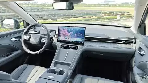 埃安i60正式上市，纯电增程双线出击，售价10.48万起