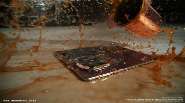 华为Mate X7搭载全新折叠玄武架构：更耐摔、连80℃热水也不怕