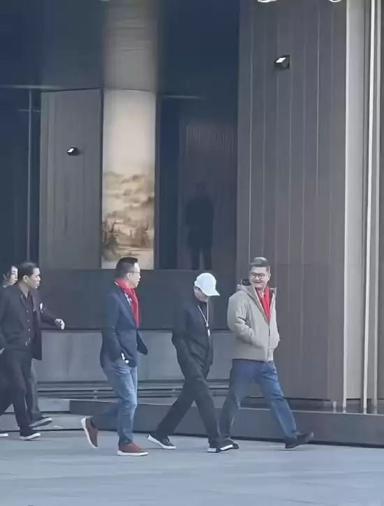 马云现身蚂蚁园区，阿里AI布局全面提速