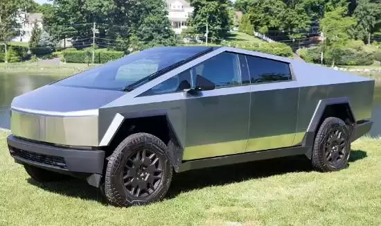 马斯克称Cybertruck为外星科技：防弹、超跑加速、颠覆设计