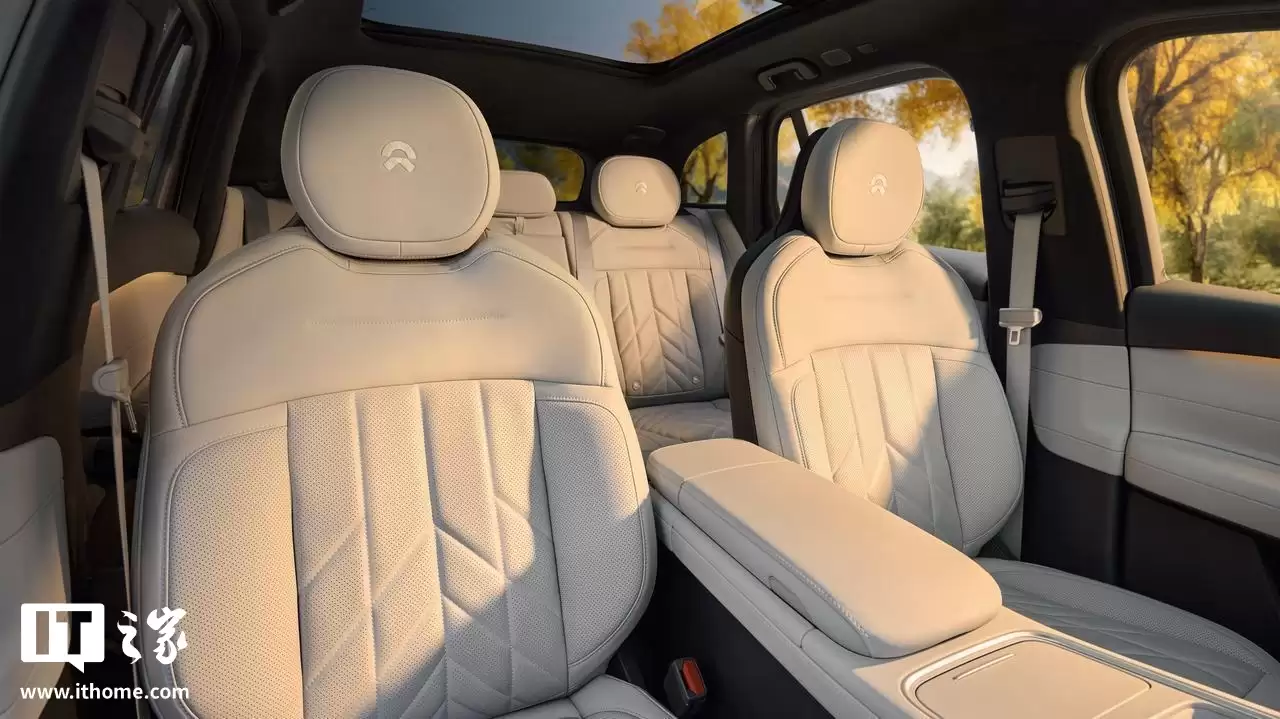 蔚来 ES6 汽车达成 30 万台交付里程碑,纪念版整车 34.98 万元 / 租电 24.18 万元