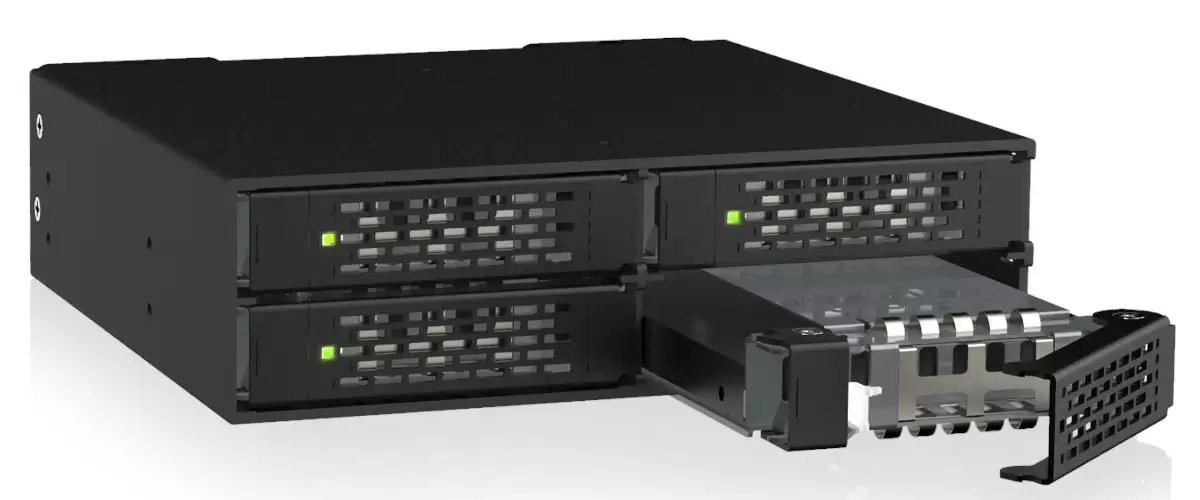 ICY DOCK 艾西达克推出 4 盘位 PCIe 5.0 U.2/U.3 固态硬盘抽取盒