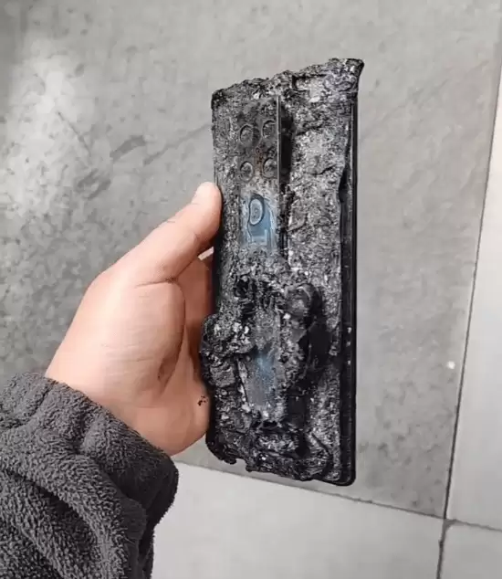 华为手机焚毁后仍能使用,半屏操作流畅引热议