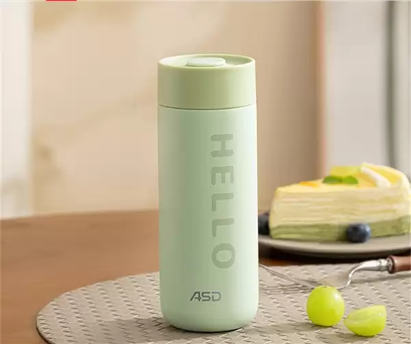 保温杯里放这几样东西秒变“炸弹”：很多人都在做