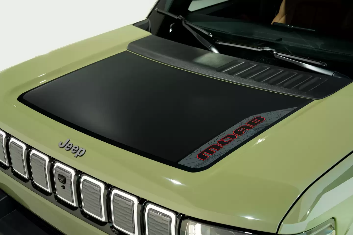 首款纯电 Jeep SUV“侦察兵”亮相：650 马力、零百 3 秒级，依旧硬派越野