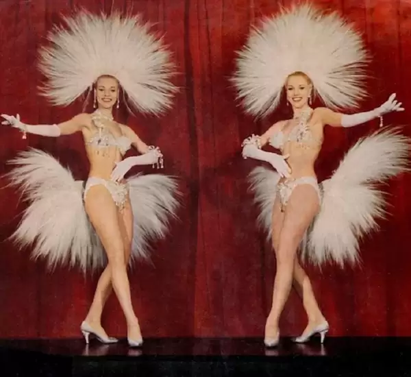 德国传奇双胞胎同日去世:被誉为国家美腿 曾出演多部电影