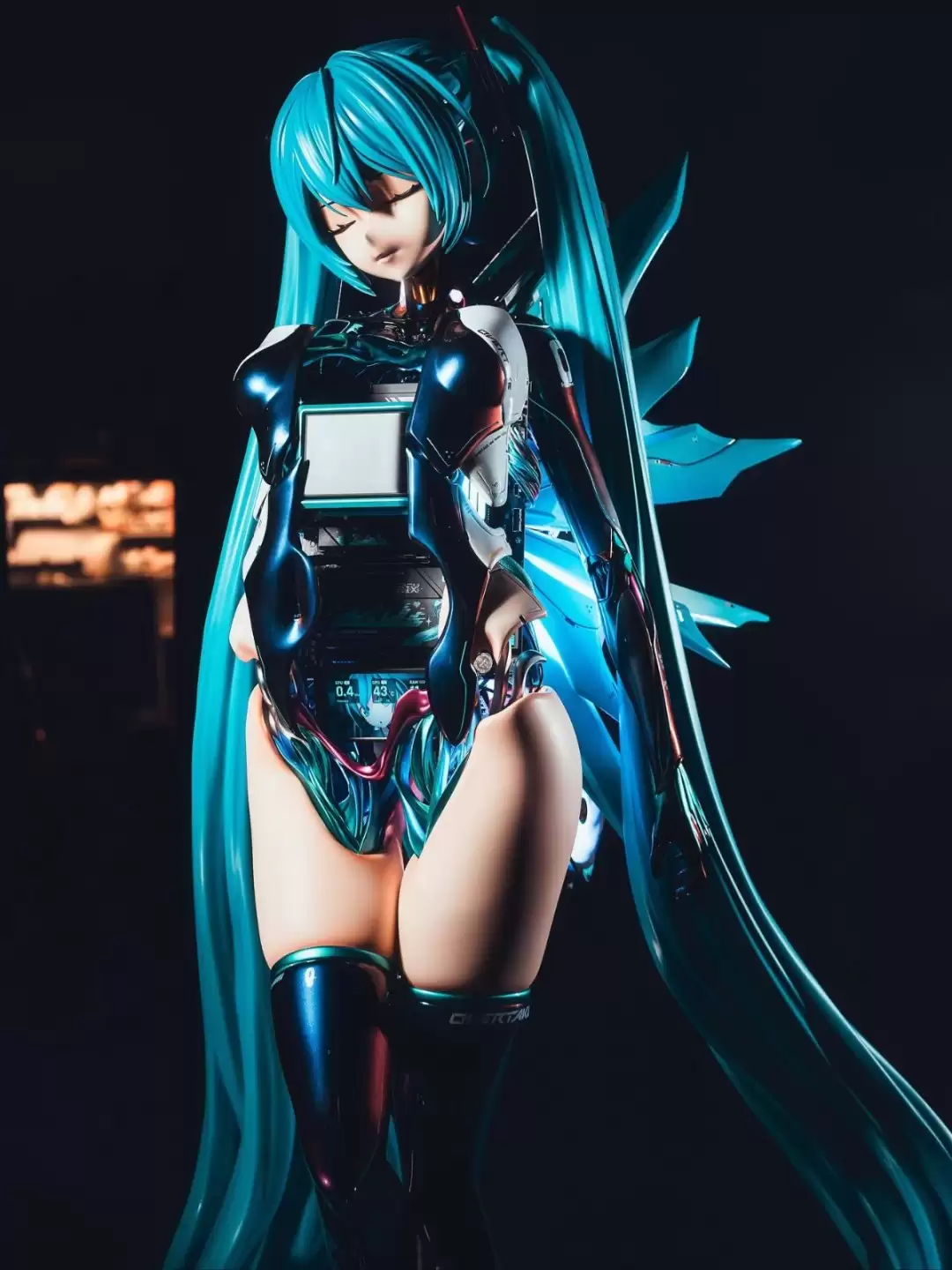 全球首台初音未来人形造型电竞主机 栩栩如生！