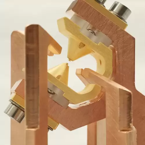 全球首款低温单离子原子钟问世,零下268℃让“秒”精度直指小数点后18位以上