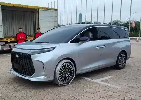 极狐全新MPV将亮相2025广州车展