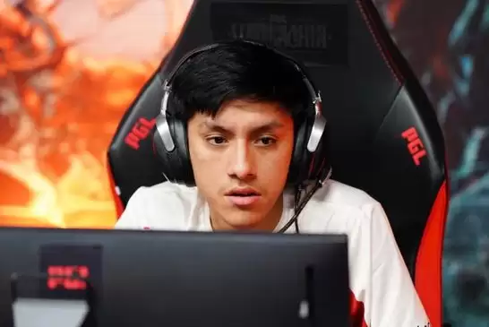 电竞选⼿Parker坦⾔:渴望成为赛场焦点!遗憾未学英语错失豪门合约 电竞选⼿Parker坦⾔:渴望成为赛场焦点!遗憾未学英语错失豪门合约