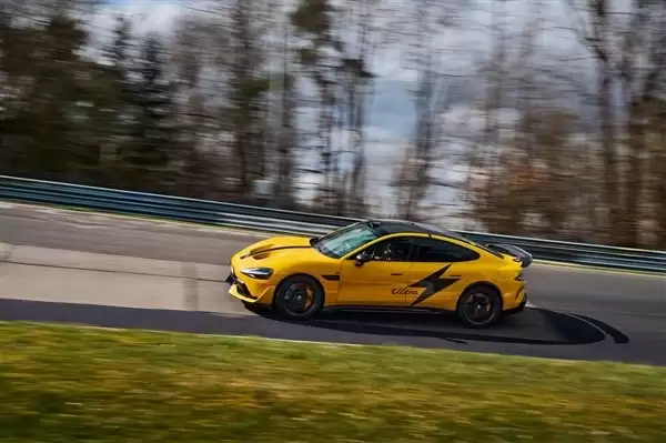 雷军：小米汽车今年交付超40万台