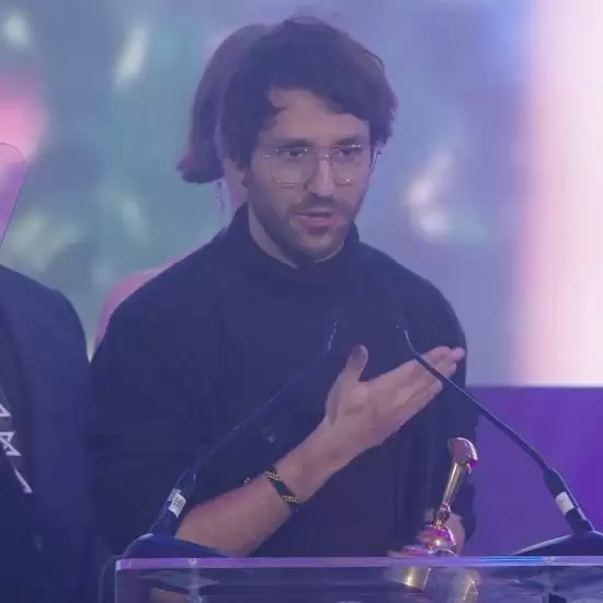 光与影团队力荐超英派遣中心引爆网络热议