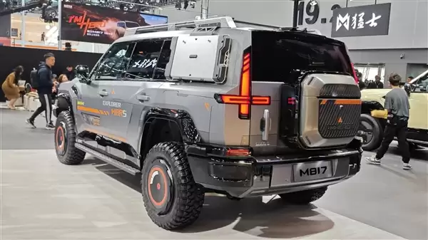 改装党狂喜!猛士M817 Hero版正式上市:售价30.19万元