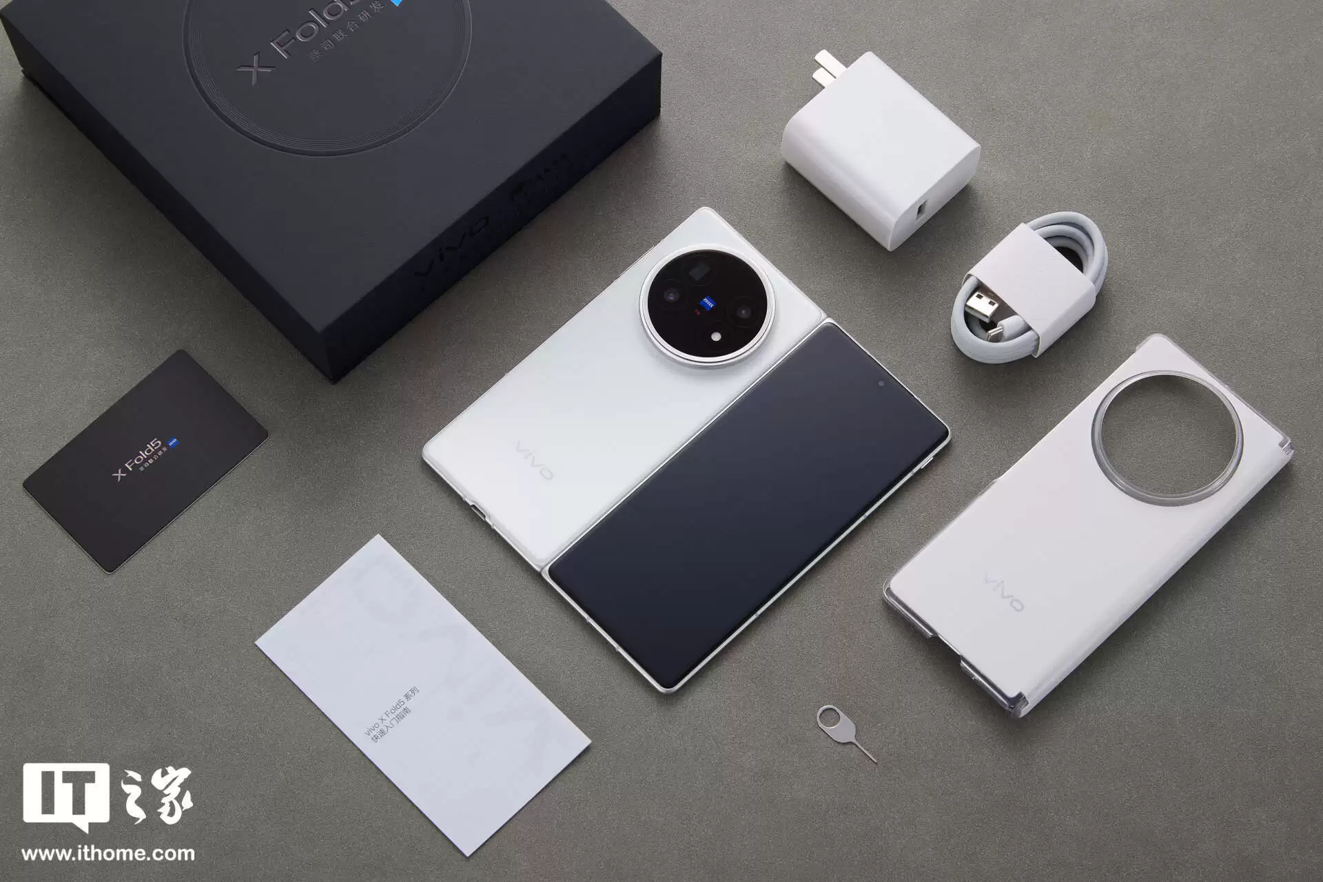 消息称 vivo X Fold6 大折叠手机走普及路线，目前测试骁龙 8 Gen 5 芯片