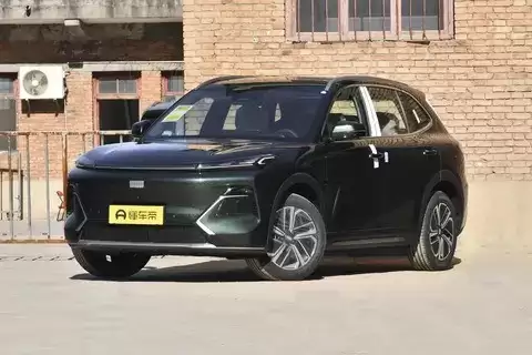 吉利银河星舰07 EM-i，续航智能双升级