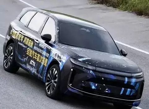 宝骊华境S亮相：大六座插混+华为智驾，剑指家庭市场