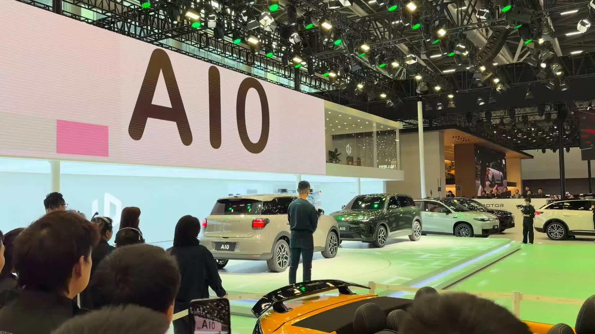 零跑A10首发亮相：智能长续航SUV开启盲订