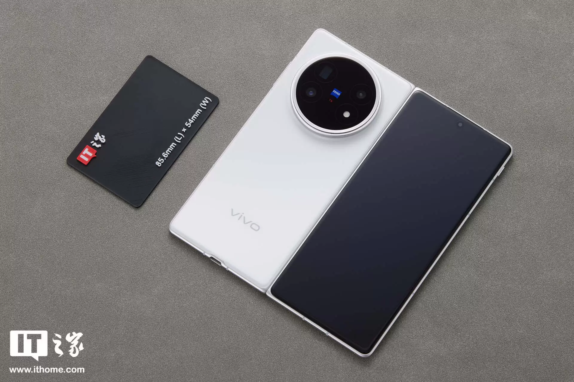 消息称 vivo X Fold6 大折叠手机走普及路线，目前测试骁龙 8 Gen 5 芯片