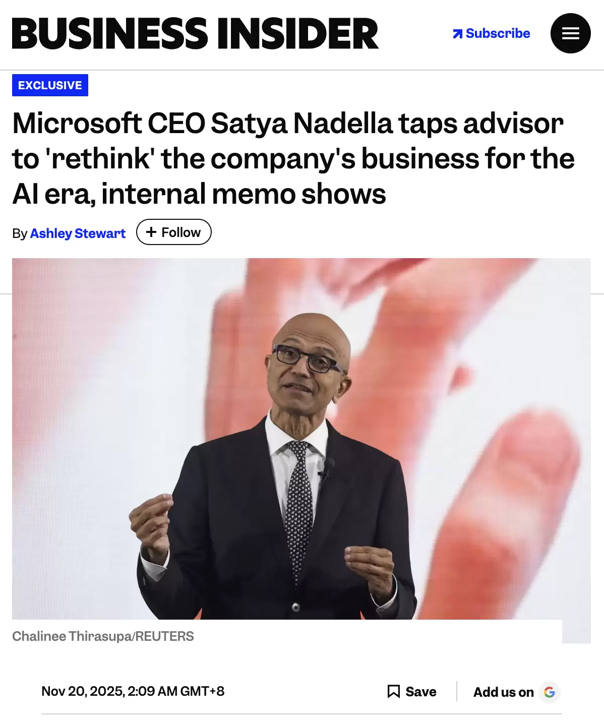 微软 CEO 纳德拉拟彻底重塑公司商业模式，为此特意任命“AI经济学顾问” /></p>
<p>根据纳德拉本月发给微软高层的内部备忘录显示，Harms将担任AI经济学顾问，帮助推进这项大型转型计划。</p>
<p>Harms在2010年写下的《云计算经济学》白皮书，引发了微软内部的深层反思，并为微软后来在云计算上的成功奠定了基础。</p>
<p>纳德拉在备忘录中提到：“微软必须像当年重塑云业务那样，迅速重新审视AI时代的经济逻辑。这场平台转变的核心，是打造全新的AI工厂和一整套Copilot及智能体体系，覆盖从底层到上层的全部技术栈并推动全面普及”。</p>
<p>随着基础设施投入不断攀升，AI行业面临越来越多关于回报率的质疑。今年年初，微软放缓AI投入节奏的做法加剧了外界担心，不过最近再次加大投入，与OpenAI和Anthropic签下巨额协议。</p>
<p>云计算早期的情形与此非常相似。当时大型科技企业大手笔建设数据中心，但能否收回成本并不明朗，外界也担心客户是否会愿意采用这种新技术。</p>
<p>纳德拉在11月初的内部备忘录中提到，Harms在2010年写下的那份文件“深刻改变了微软对商业模式的重新思考”。</p>
<p>据了解，这份白皮书后来成为云计算发展史上的重要节点，通过详细测算证明大规模云服务能替企业节省成本，从而为微软继续投入云业务提供有力依据，尽管当时外界对安全性和可用性仍心存顾虑。</p>
<p>纳德拉回忆，当年微软内部有人抱怨Harms是在“向团队扔炸弹”。Harms则回应说，“问题早就存在，我只是帮你们把它们找出来”。而微软现在的业务愈发呈现资本密集和知识密集之势，因此也必须用同样的方式思考问题。</p>
<p>纳德拉表示，AI也需要一场类似的重启，因此Harms的职责将进一步扩大，与纳德拉及微软高层紧密合作，就基础设施、平台技术和应用等领域如何适应AI时代的经济模型提供建议。</p>
<p>纳德拉在备忘录中指出，Harms的新职责将不再局限于AI基础设施，并将在微软的新策略下进一步厘清现有业务类别将如何转型，以及新业务类别会如何诞生。</p>        </div>
		<div class=