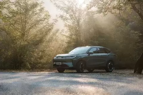 哈弗H6L上市：空间智能全面升级，售价10.39万起