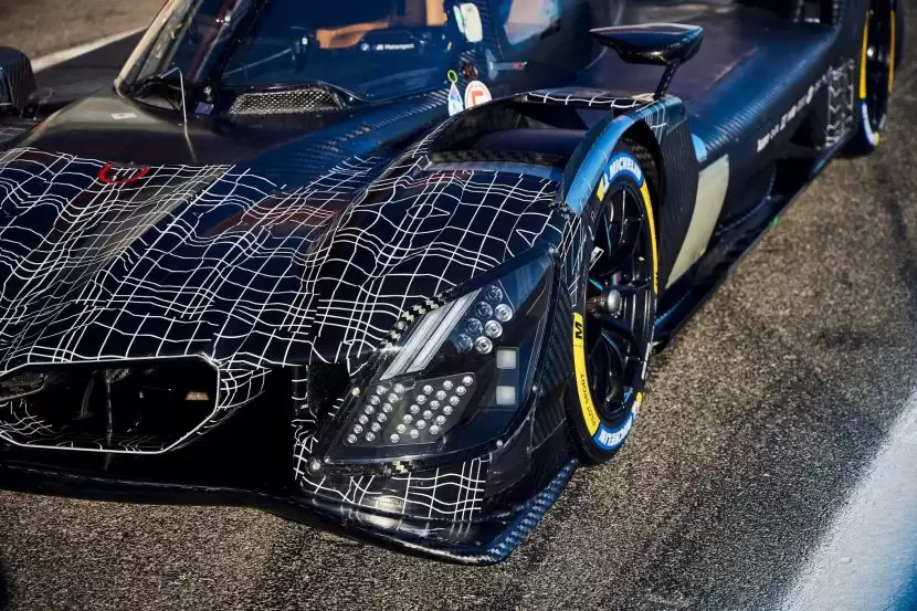 宝马发布 2026 款 M Hybrid V8 赛车，近 50% 车身部件焕然一新