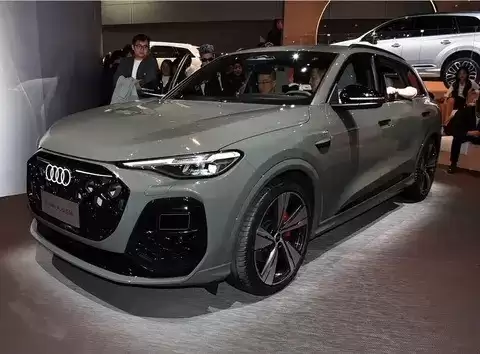 全新一代奥迪Q5L亮相广州车展,2025年将上市