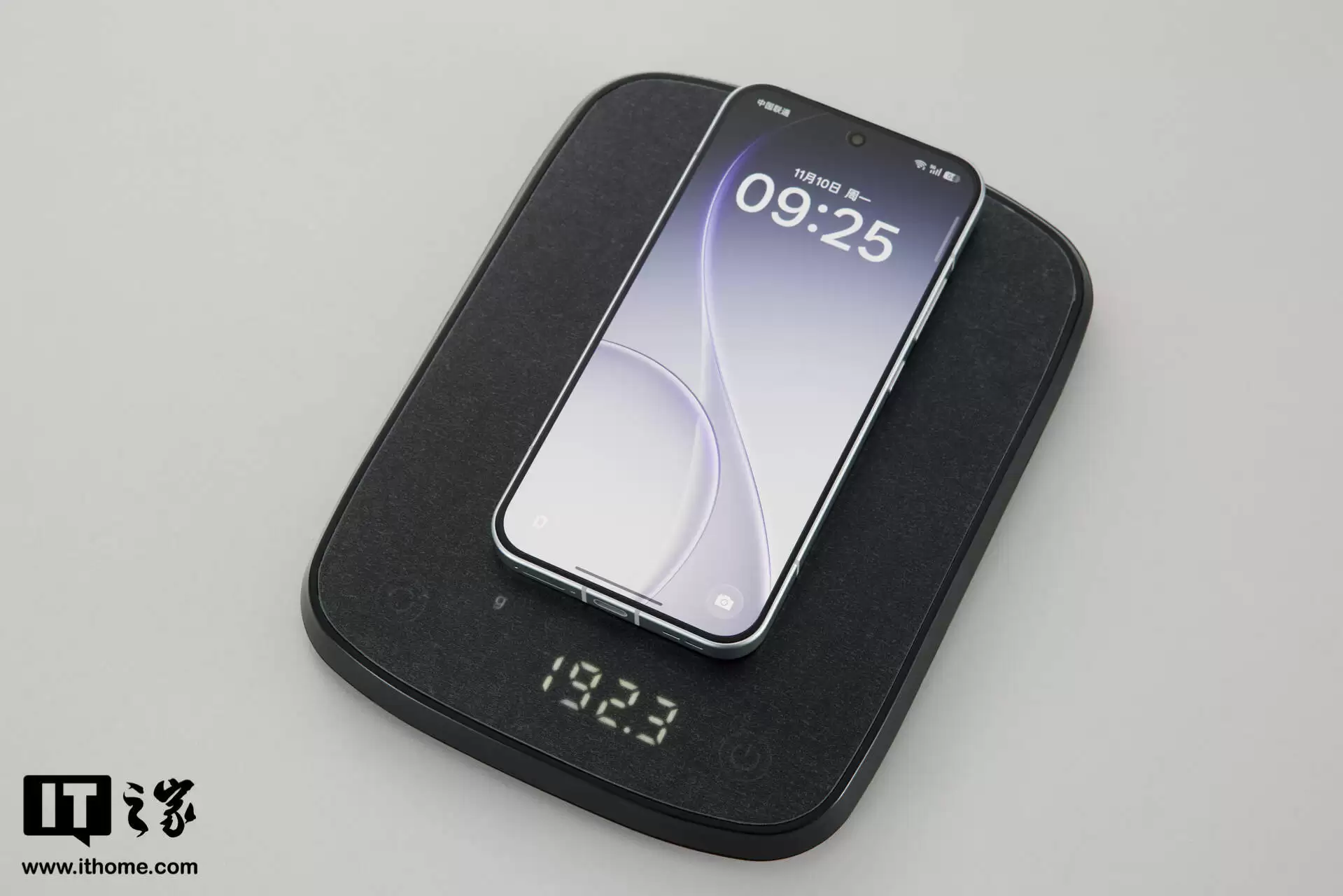 OPPO Reno15 系列手机首销：天玑 8450 处理器、2 亿主摄，2949 元起