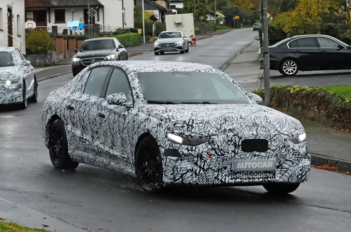 再见 EQE：内部文件称奔驰下一代纯电 E级将回归传统三厢设计