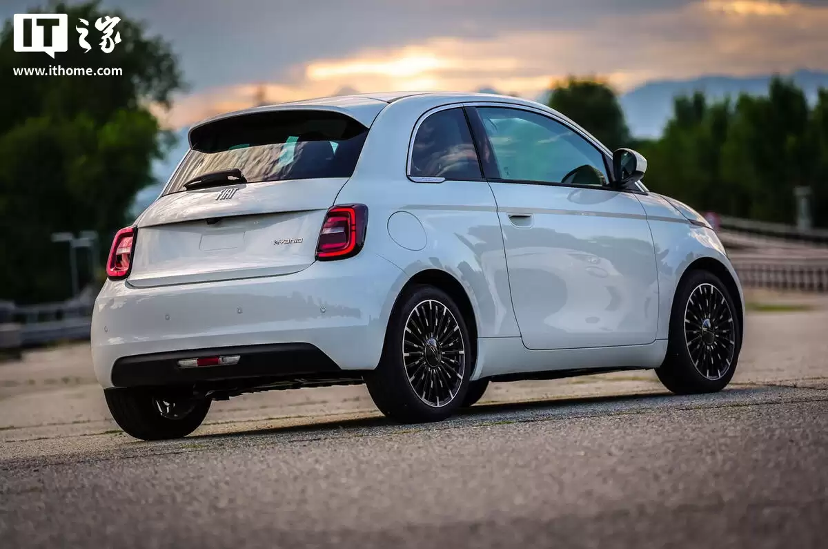 菲亚特新款 500 Hybrid 小车发布:64 马力混动系统,6 速手动变速箱