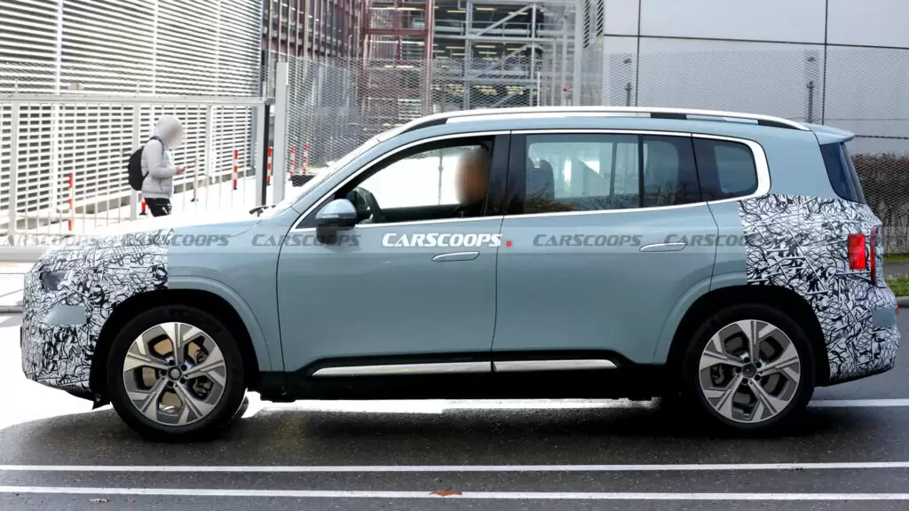 全新一代奔驰 GLB 低伪装谍照曝光,外观向 smart 精灵#5 靠拢