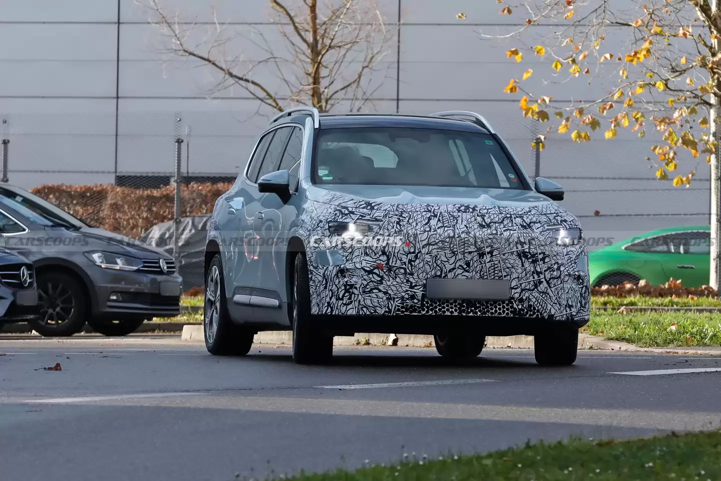 全新一代奔驰 GLB 低伪装谍照曝光,外观向 smart 精灵#5 靠拢