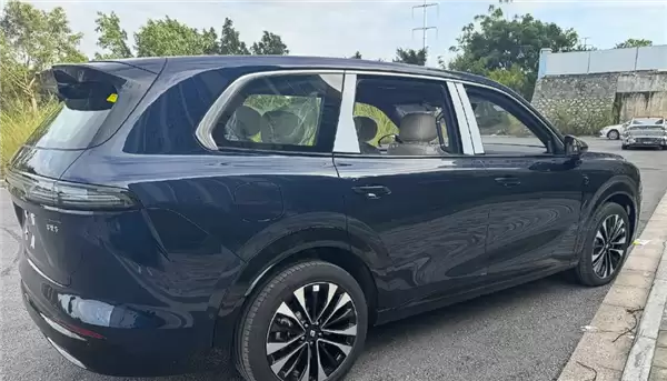 问界M9亲民平替 宝骏华境S实车曝光:用上舱内激光视觉