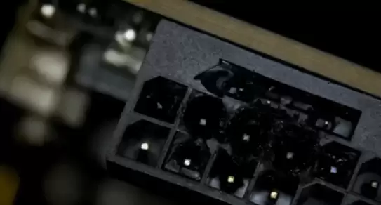 韩国用户怒斥：4090正常安装竟烧熔，遭拒保